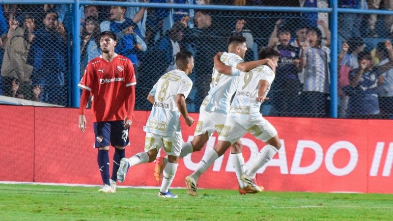 El Decano golpeó a los de Vaccari antes del cierre de la primera fase.