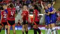 La federación inglesa prohíbe a las mujeres transgénero jugar en el fútbol femenino