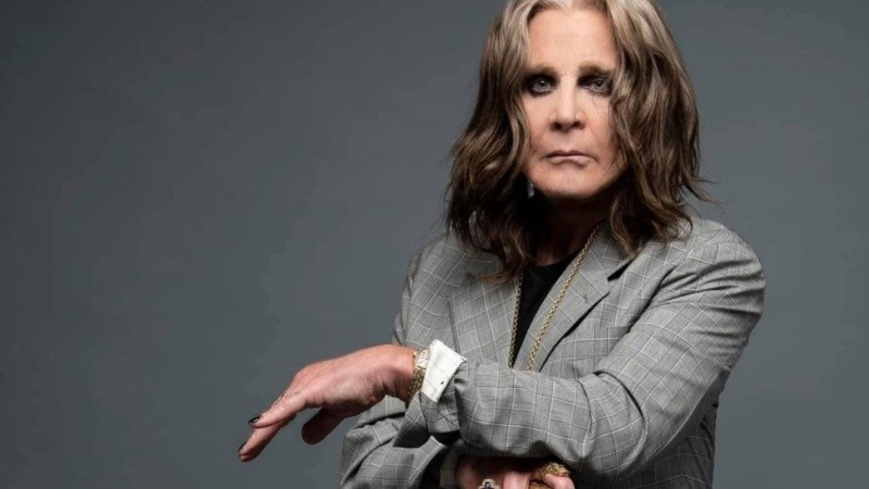 A los 76 años, Ozzy no puede regalar salud, pero promete que subirá a las tablas para cantar un par de clásicos.
