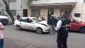 Fuerte choque en cadena entre cuatro autos en pleno centro de la ciudad: dos heridos y caos en el tránsito